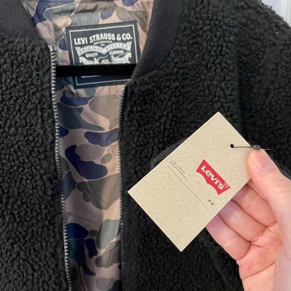 BNWT Levi’s Sherpa Teddy Bomber Jacket - Picture 2 of 4